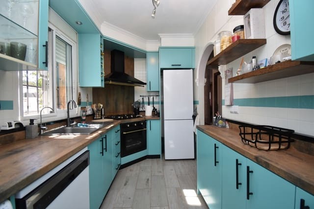 Chalet de 3 habitaciones en Bigastro en venta con piscina - 279.950 € (Ref: 9741547)