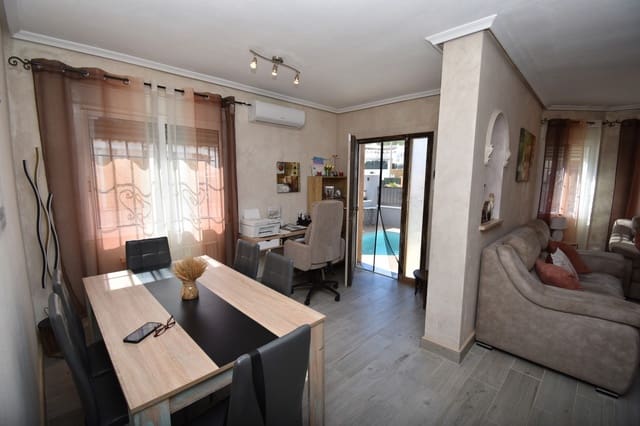 Chalet de 3 habitaciones en Bigastro en venta con piscina - 279.950 € (Ref: 9741547)