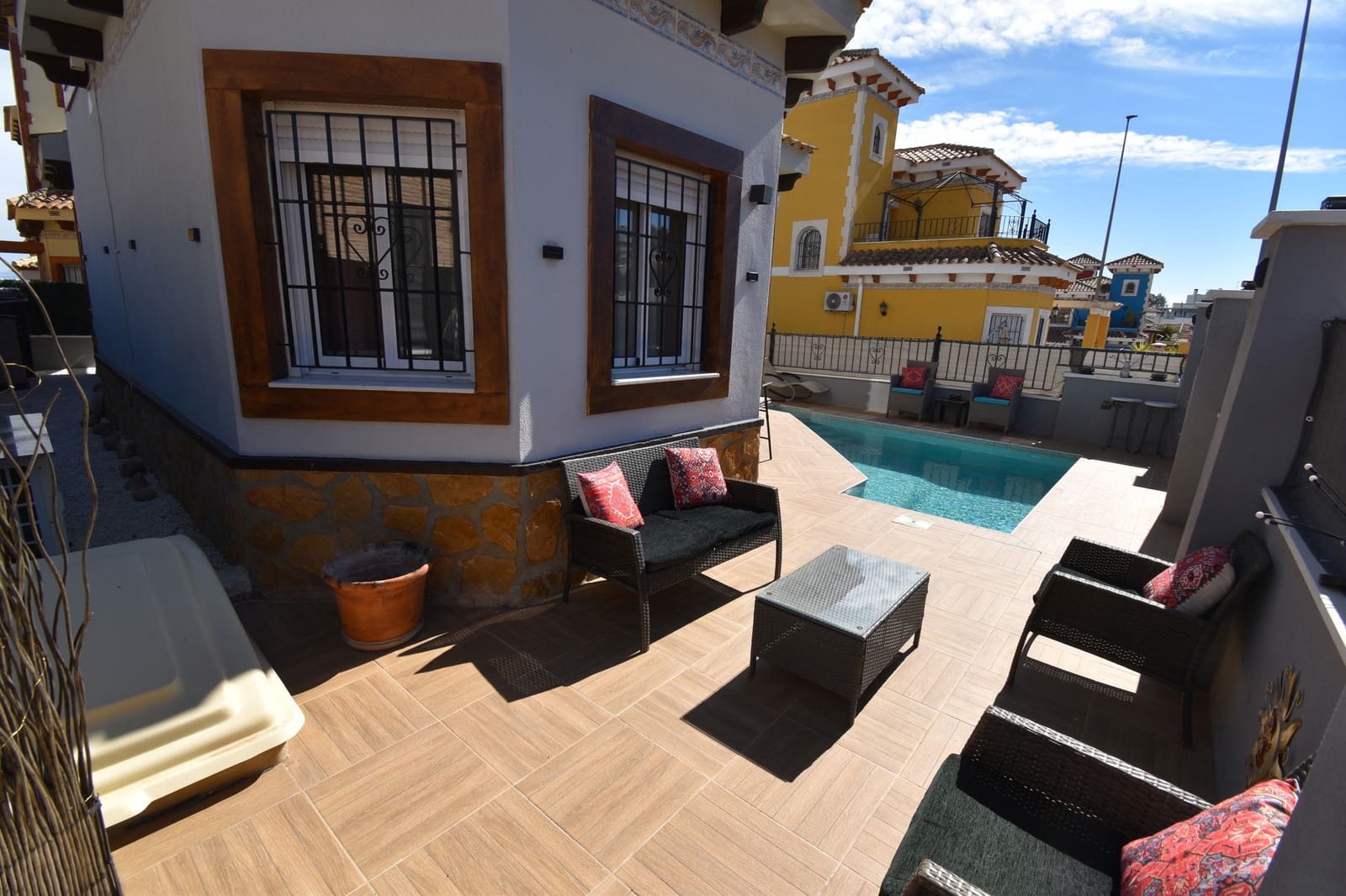 3 bedroom Villa for sale in Bigastro with pool - € 279,950 (Ref: 9741547)
