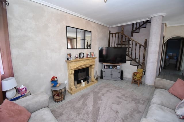 Chalet de 3 habitaciones en Bigastro en venta con piscina - 279.950 € (Ref: 9741547)