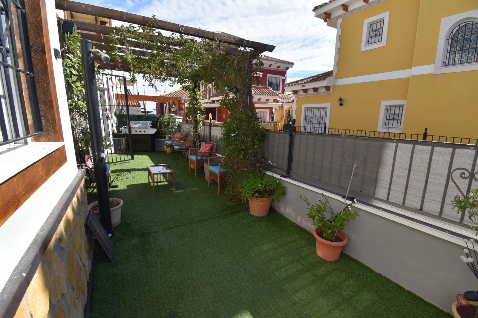 3 bedroom Villa for sale in Bigastro with pool - € 279,950 (Ref: 9741547)