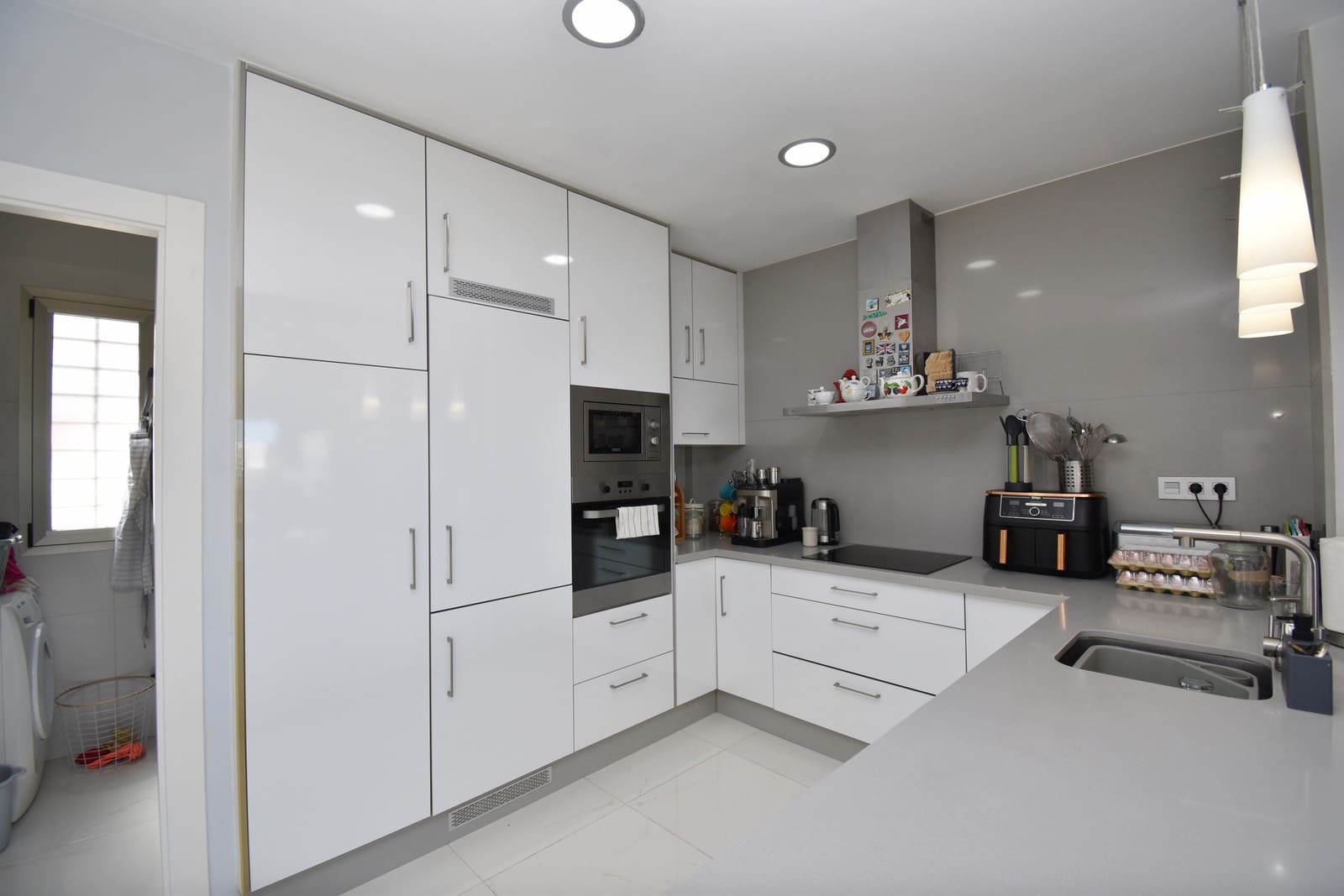 3 makuuhuone Huvila myytävänä paikassa Villamartin mukana uima-altaan - 460 000 € (Ref: 9751679)