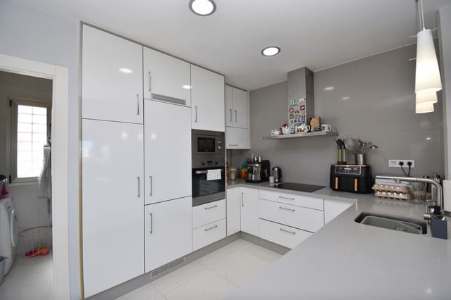 3 makuuhuone Huvila myytävänä paikassa Villamartin, Orihuela mukana uima-altaan - 460 000 € (Ref: 9751679)