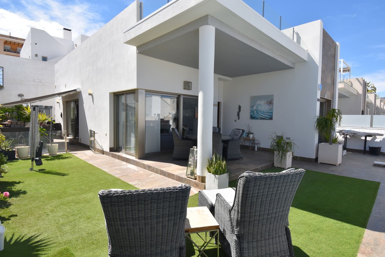 3 makuuhuone Huvila myytävänä paikassa Villamartin mukana uima-altaan - 460 000 € (Ref: 9751679)