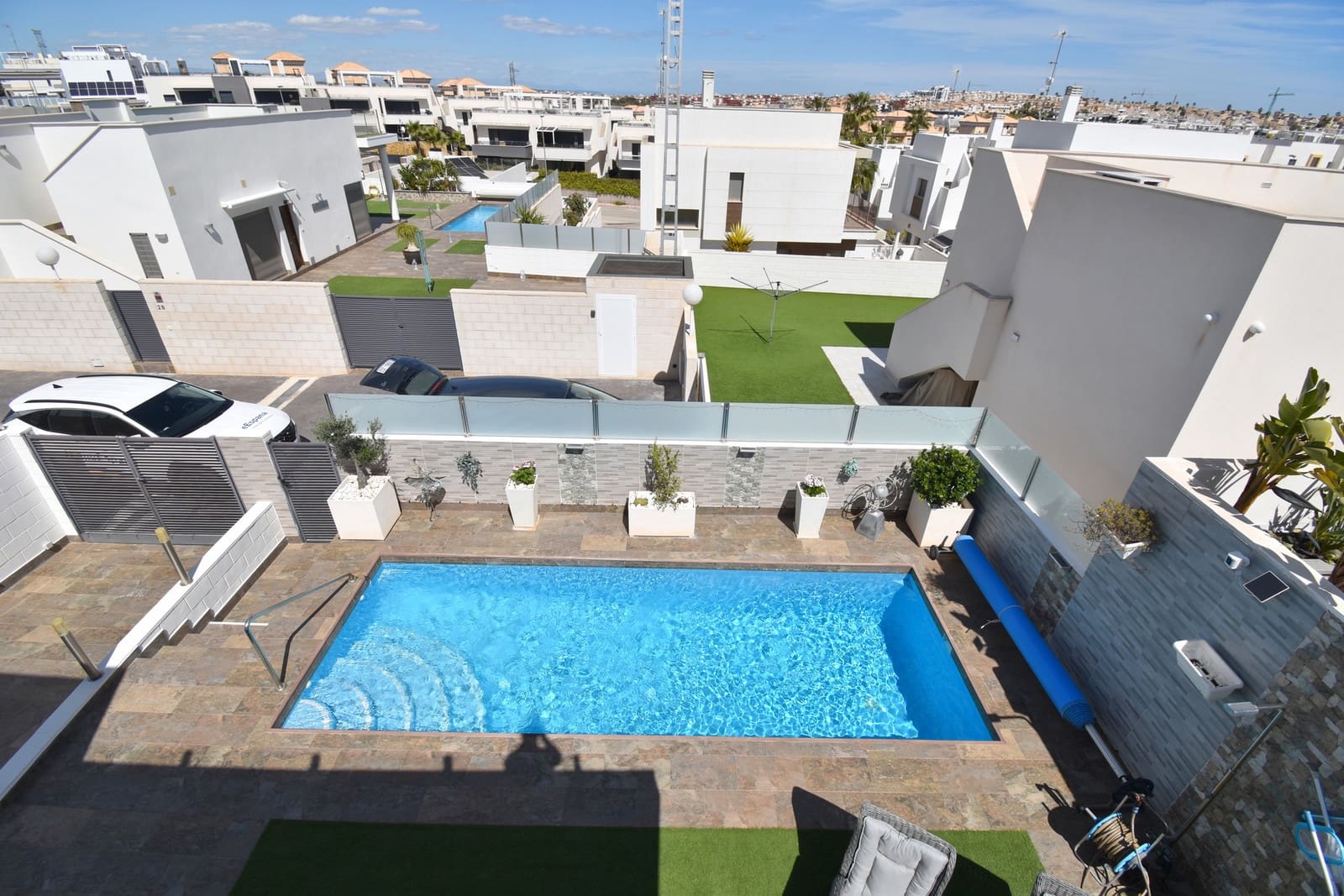 3 makuuhuone Huvila myytävänä paikassa Villamartin mukana uima-altaan - 460 000 € (Ref: 9751679)