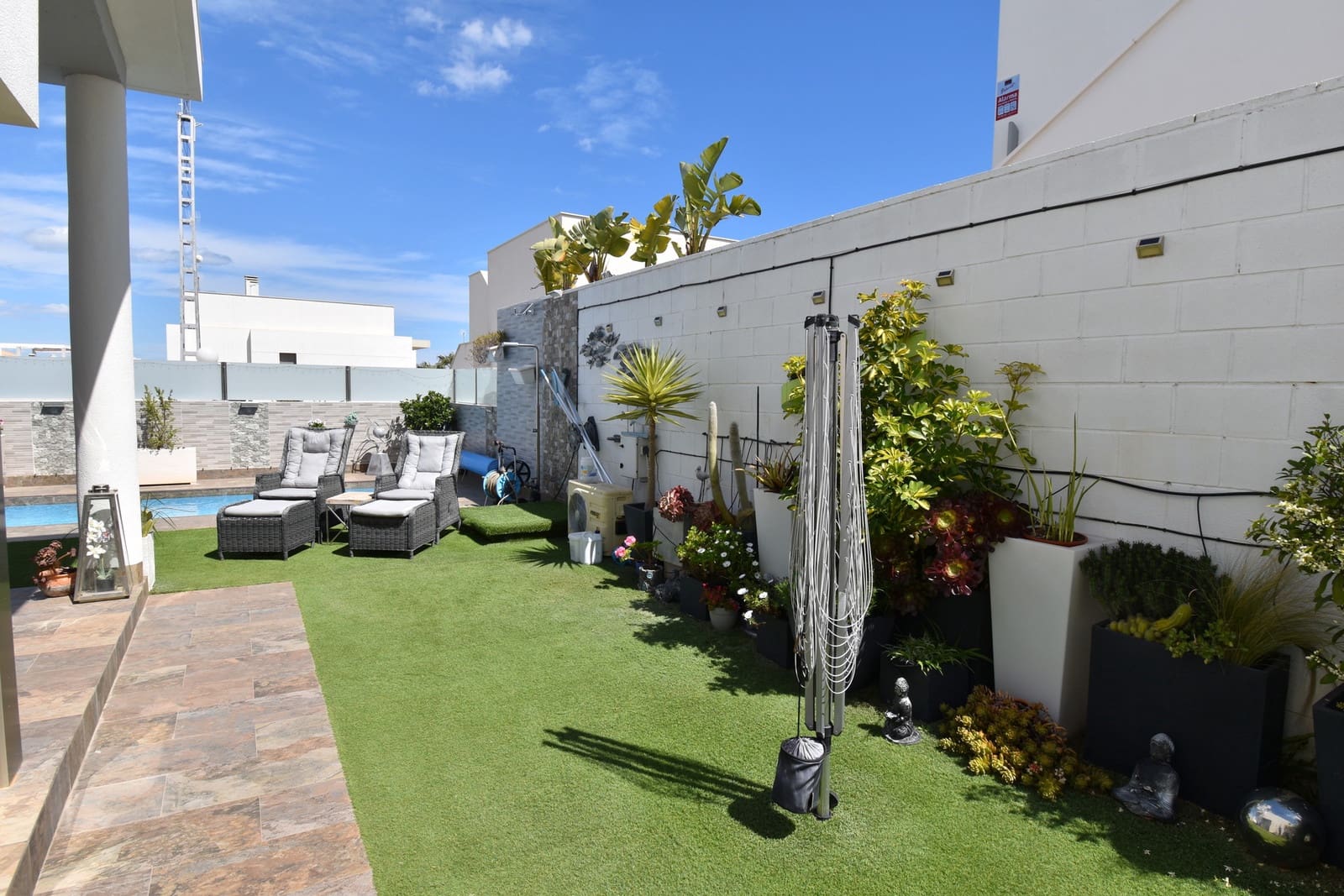 3 makuuhuone Huvila myytävänä paikassa Villamartin mukana uima-altaan - 460 000 € (Ref: 9751679)