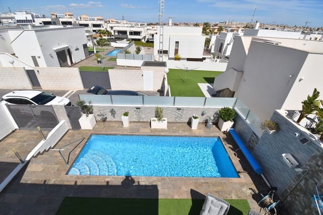 3 makuuhuone Huvila myytävänä paikassa Villamartin, Orihuela mukana uima-altaan - 460 000 € (Ref: 9751679)