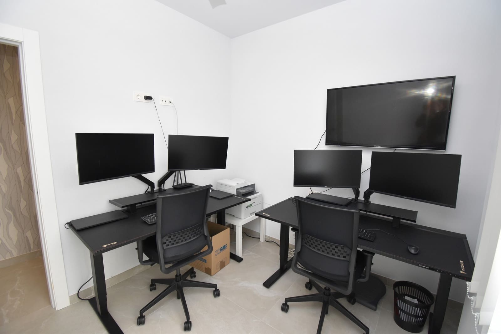 3 bedroom Penthouse for sale in Torrevieja with pool garage - € 399,000 (Ref: 9755398)