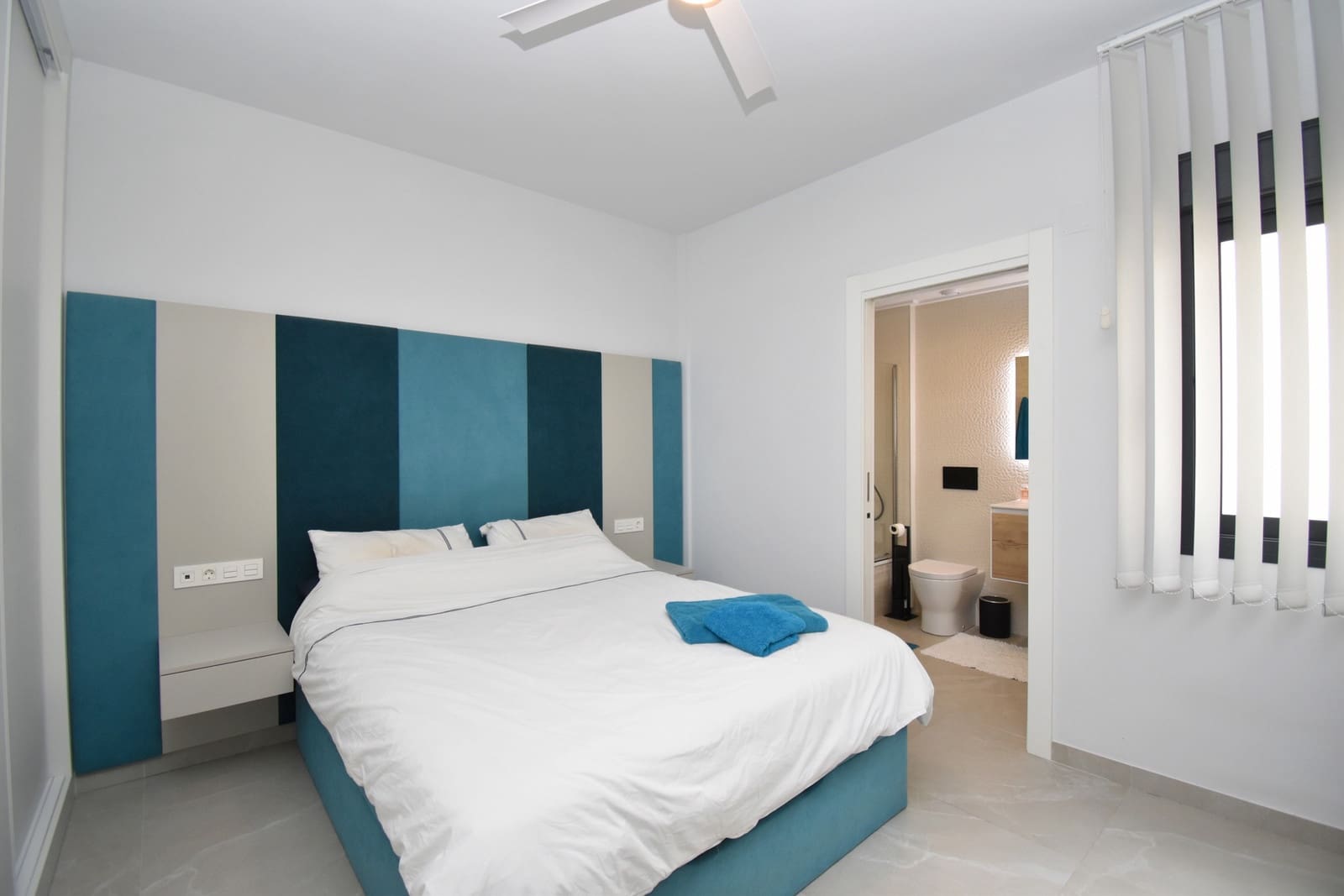 3 bedroom Penthouse for sale in Torrevieja with pool garage - € 399,000 (Ref: 9755398)