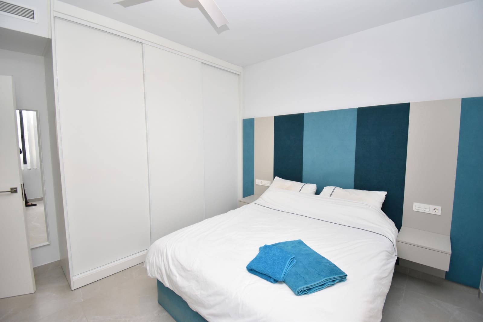 3 bedroom Penthouse for sale in Torrevieja with pool garage - € 399,000 (Ref: 9755398)