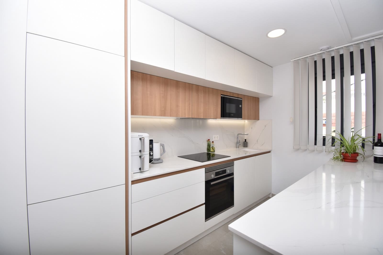 3 bedroom Penthouse for sale in Torrevieja with pool garage - € 399,000 (Ref: 9755398)