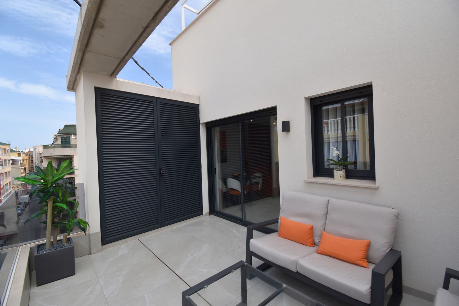 3 bedroom Penthouse for sale in Torrevieja with pool garage - € 399,000 (Ref: 9755398)