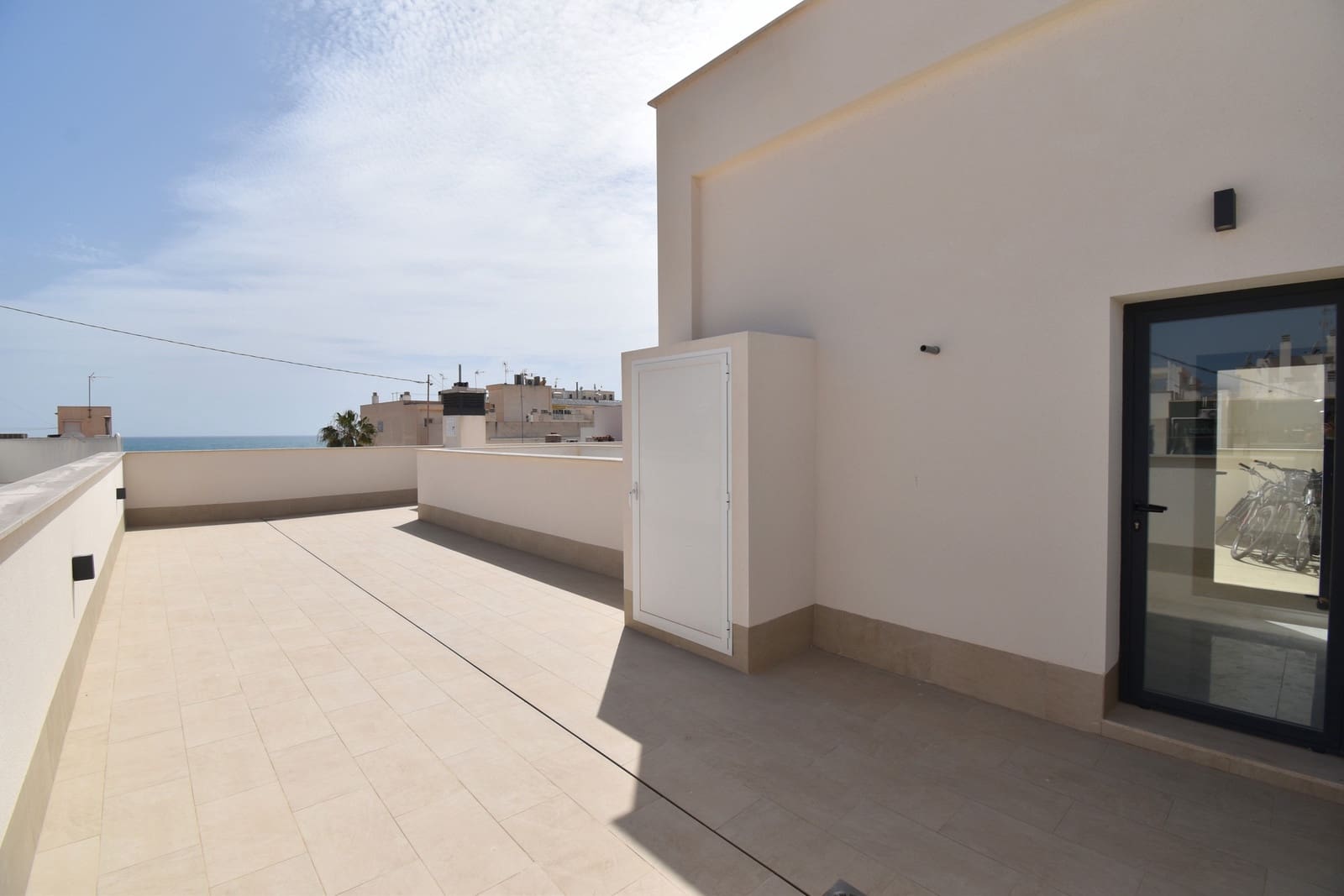 3 bedroom Penthouse for sale in Torrevieja with pool garage - € 399,000 (Ref: 9755398)