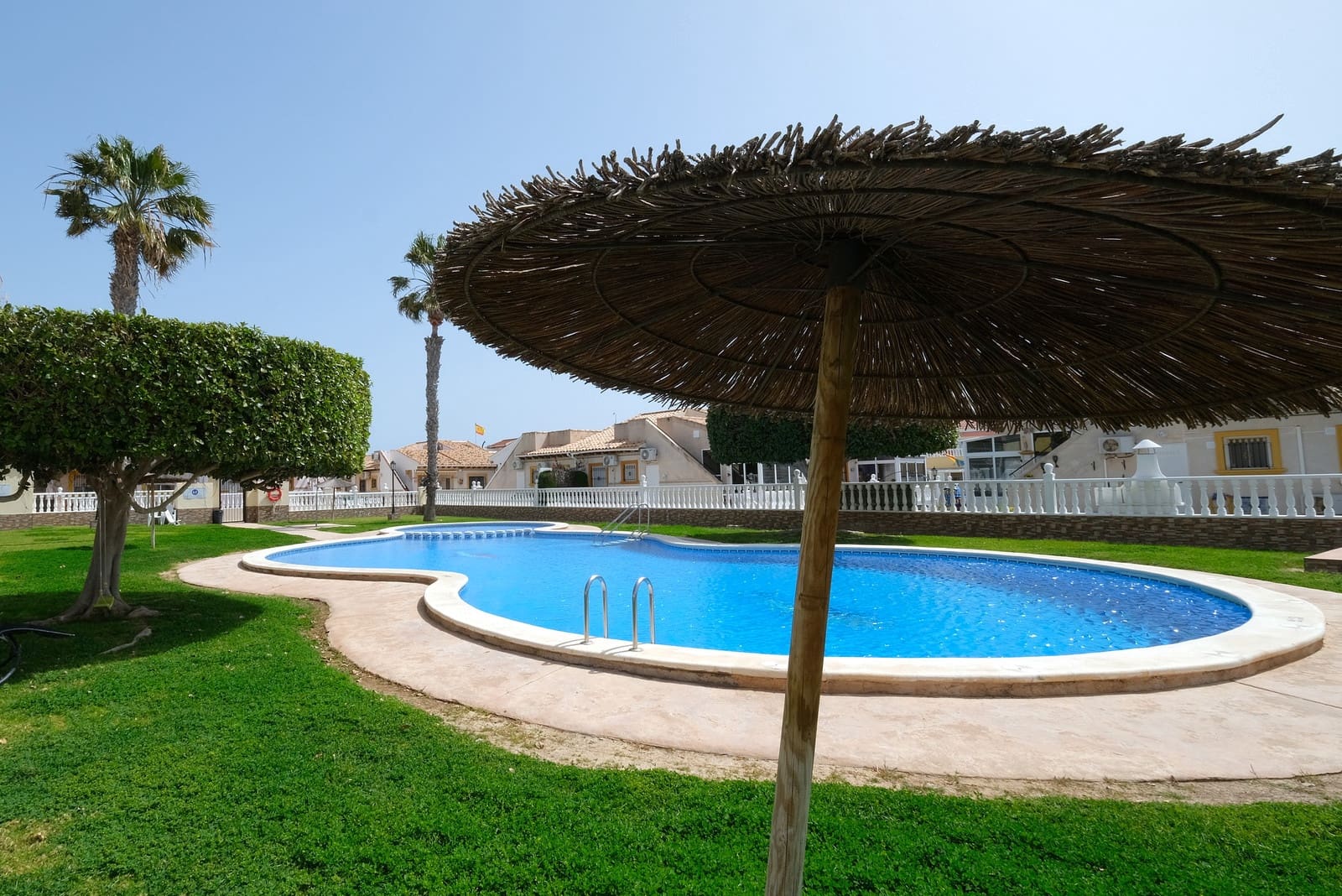 2 slaapkamer Bungalow te koop in Cabo Roig met zwembad - € 196.000 (Ref: 9763527)