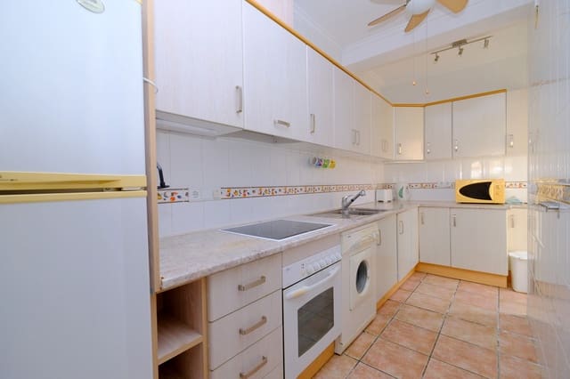 3 makuuhuone Huvila myytävänä paikassa Playa Flamenca, Orihuela mukana uima-altaan 
autotalli - 237 000 € (Ref: 9770335)