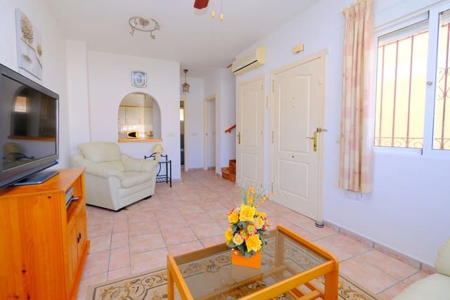 3 makuuhuone Huvila myytävänä paikassa Playa Flamenca, Orihuela mukana uima-altaan 
autotalli - 237 000 € (Ref: 9770335)