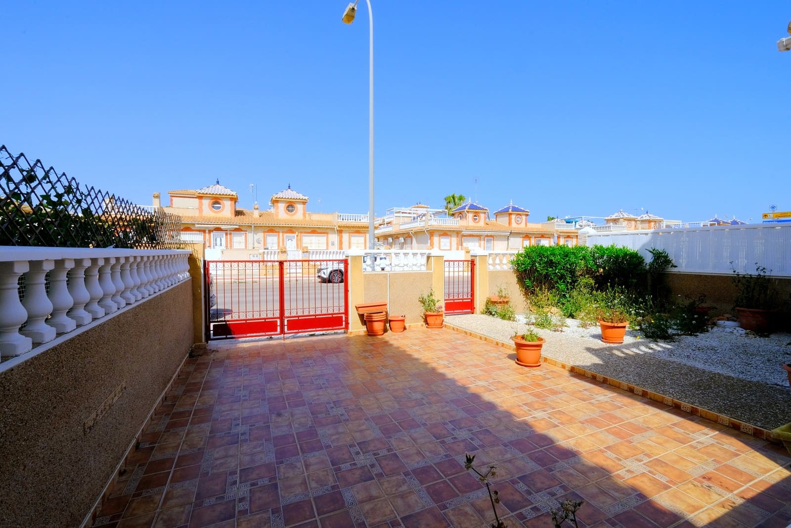 3 makuuhuone Huvila myytävänä paikassa Playa Flamenca mukana uima-altaan 
autotalli - 237 000 € (Ref: 9770335)