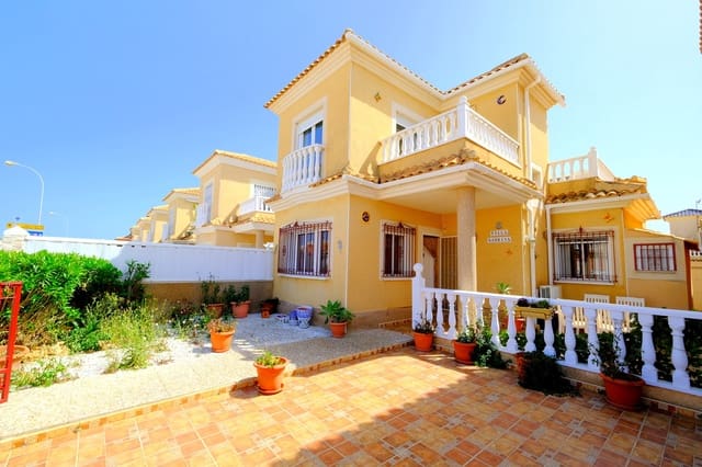 3 makuuhuone Huvila myytävänä paikassa Playa Flamenca, Orihuela mukana uima-altaan 
autotalli - 237 000 € (Ref: 9770335)