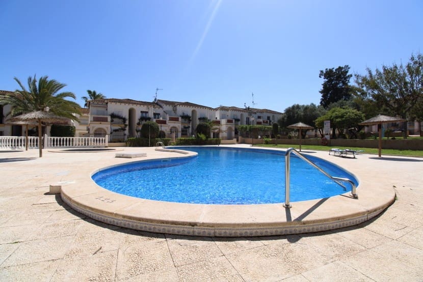 1 chambre Penthouse à vendre à Villamartin avec piscine - 105 000 € (Ref: 9777733)