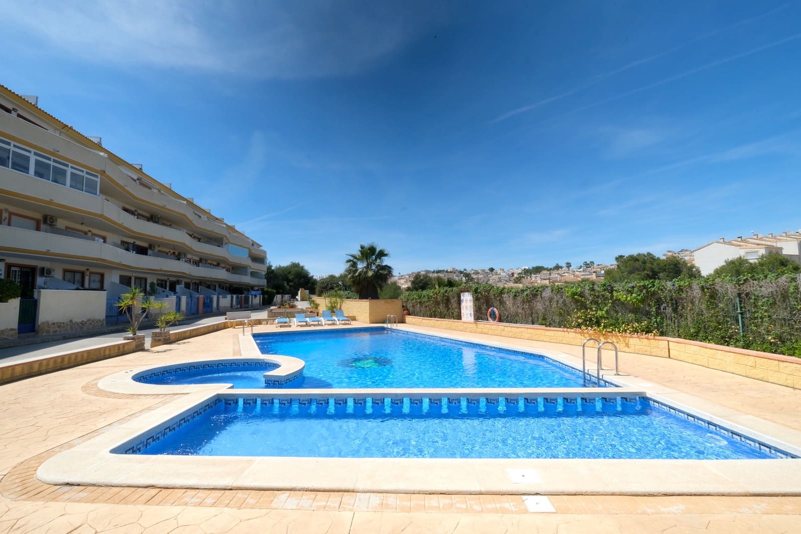 2 slaapkamer Appartement te koop in Villamartin met zwembad garage - € 149.995 (Ref: 9783039)