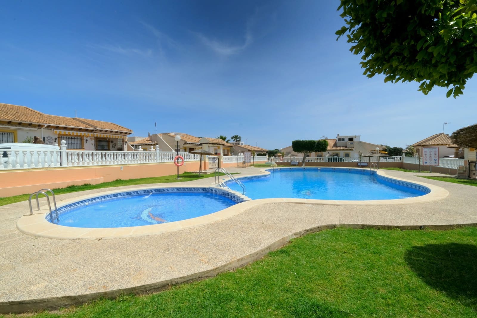 2 soverom Leilighet til salgs i Cabo Roig med svømmebasseng garasje - € 179 995 (Ref: 9794268)