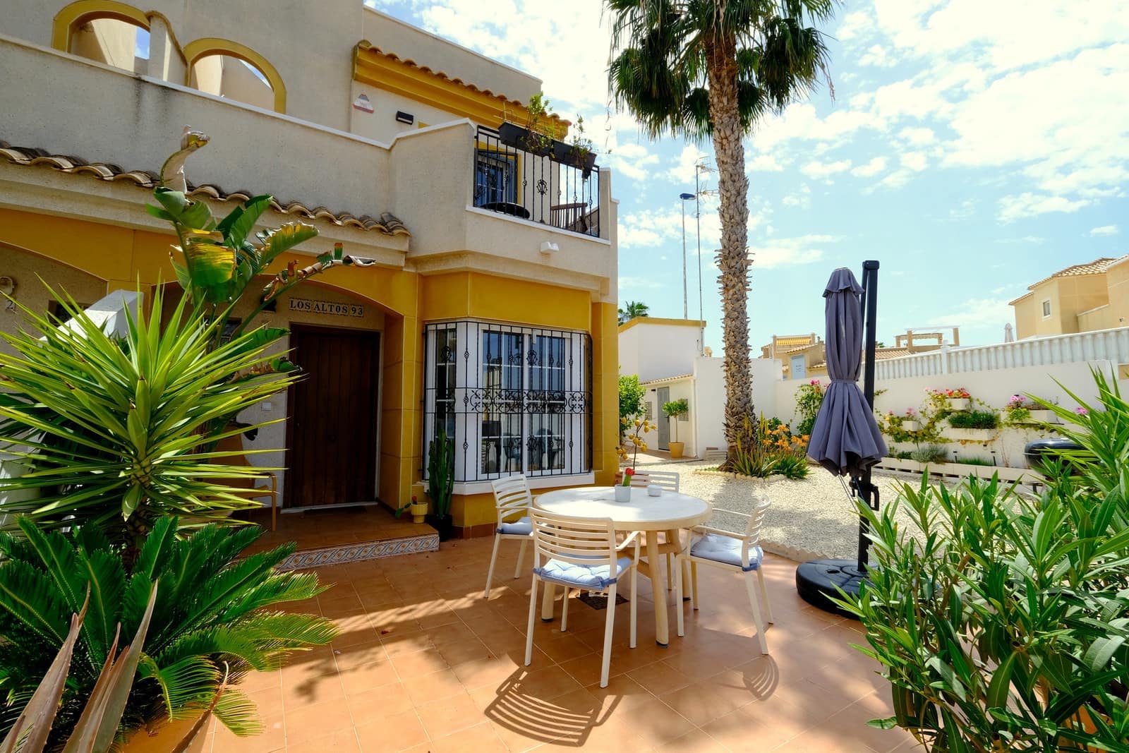 2 bedroom Townhouse for sale in Los Balcones with pool garage - € 247,000 (Ref: 9797530)