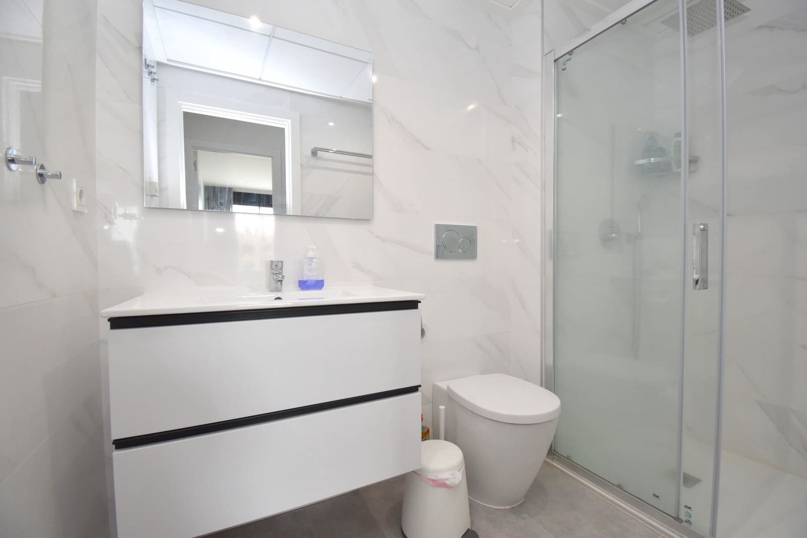 2 makuuhuone Huoneisto myytävänä paikassa Villamartin mukana uima-altaan 
autotalli - 319 950 € (Ref: 9798920)