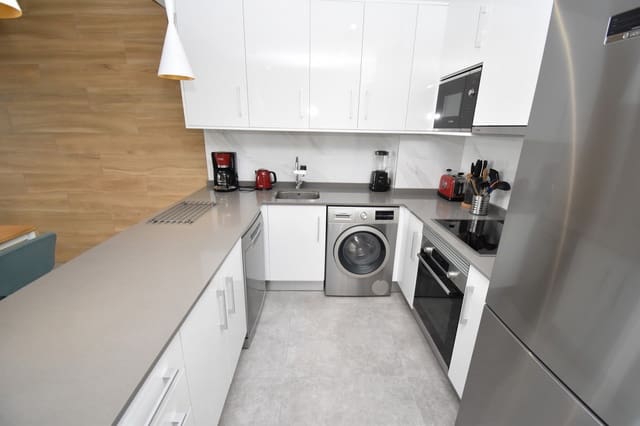 2 makuuhuone Huoneisto myytävänä paikassa Villamartin, Orihuela mukana uima-altaan 
autotalli - 319 950 € (Ref: 9798920)