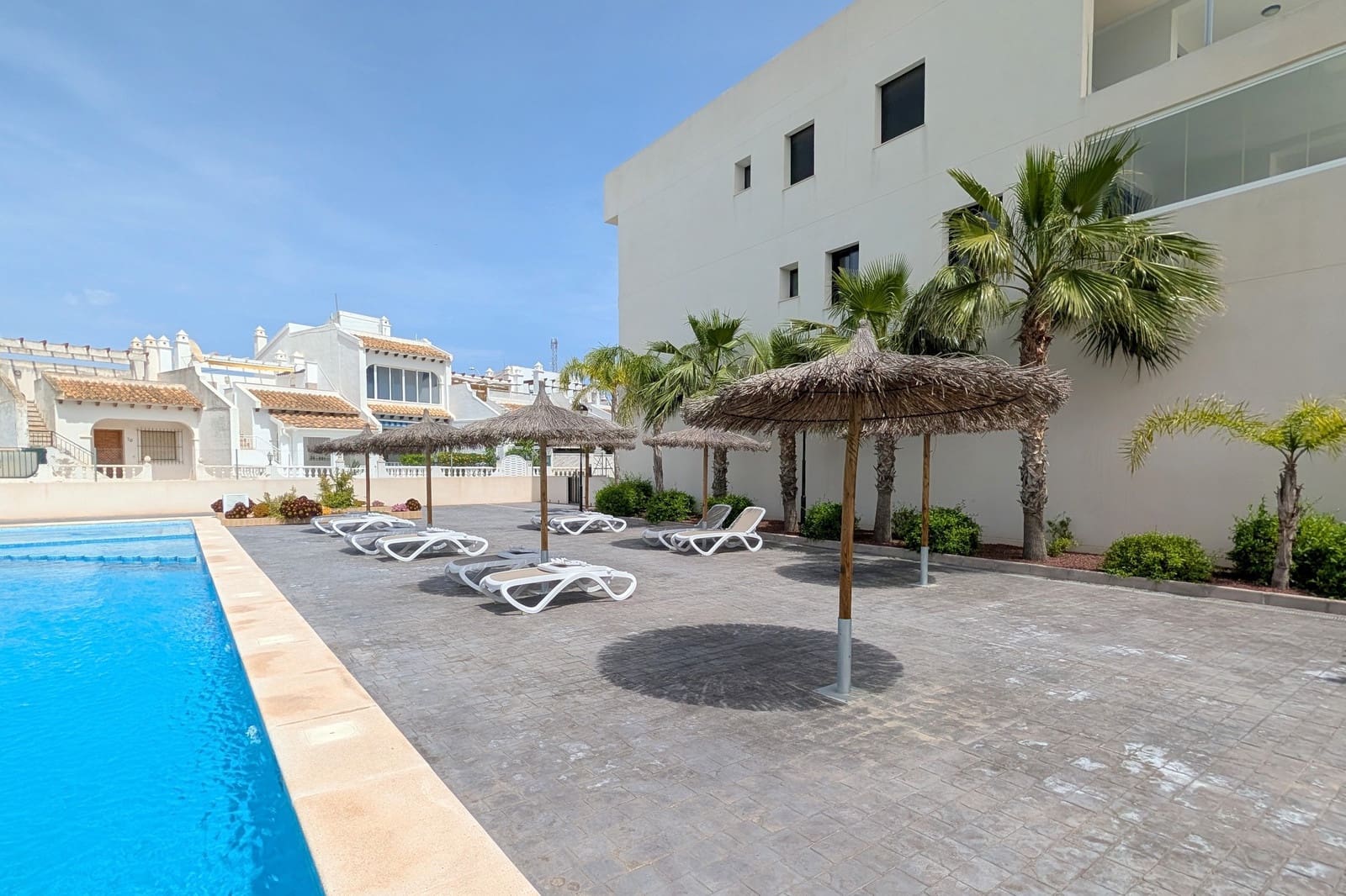 2 makuuhuone Huoneisto myytävänä paikassa Villamartin mukana uima-altaan 
autotalli - 319 950 € (Ref: 9798920)