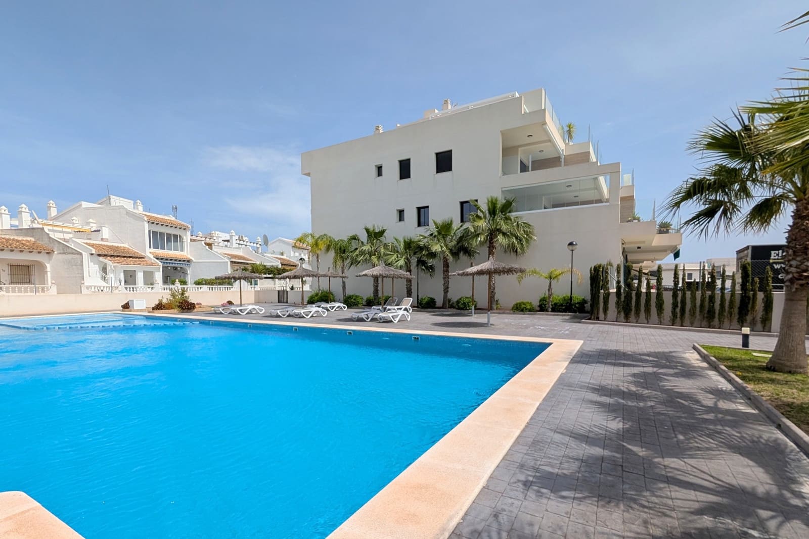 2 makuuhuone Huoneisto myytävänä paikassa Villamartin mukana uima-altaan 
autotalli - 319 950 € (Ref: 9798920)