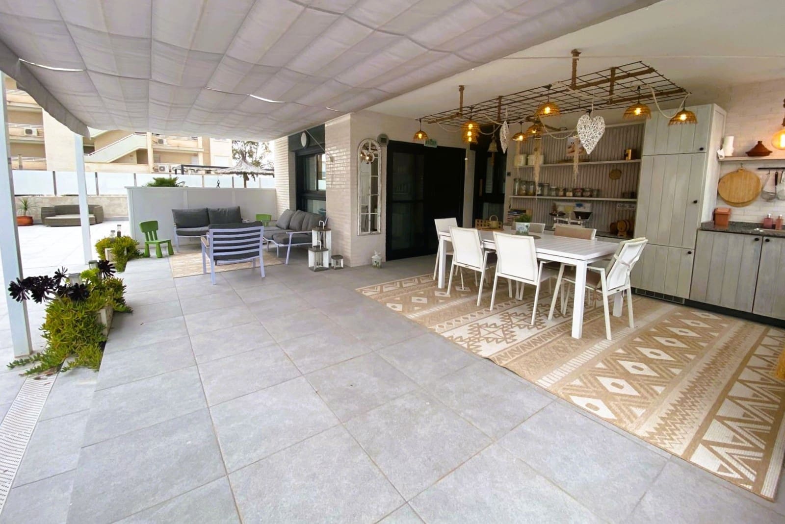 3 soveværelse Lejlighed til salg i Guardamar del Segura med swimmingpool garage - € 369.900 (Ref: 9804066)