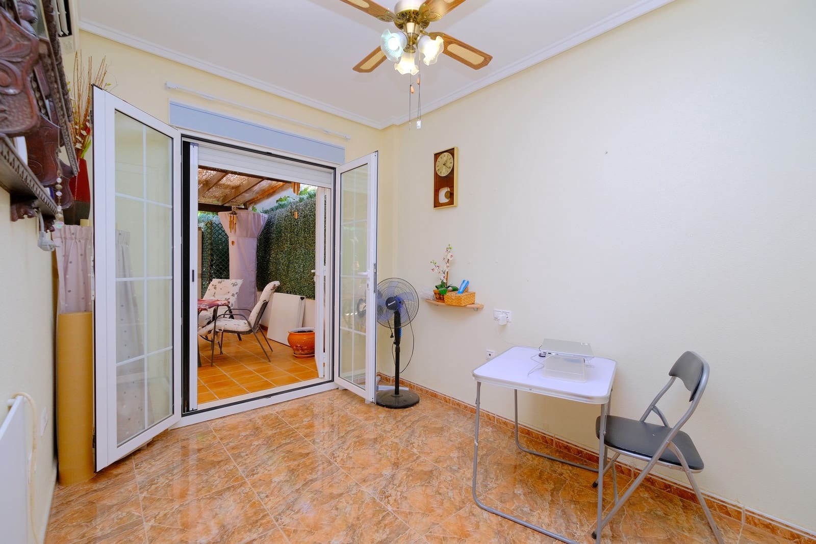 3 makuuhuone Omakotitalo myytävänä paikassa Los Dolses mukana uima-altaan 
autotalli - 219 995 € (Ref: 9806201)