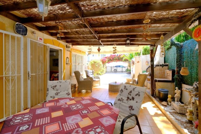 3 makuuhuone Omakotitalo myytävänä paikassa Los Dolses, Orihuela mukana uima-altaan 
autotalli - 219 995 € (Ref: 9806201)