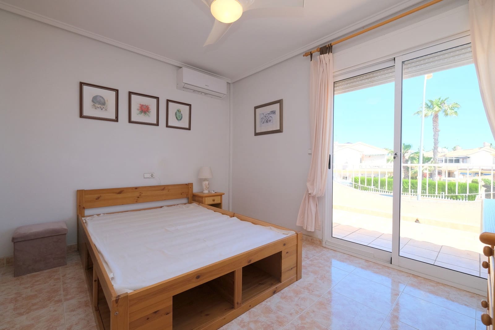 3 soveværelse Byhus til salg i Playa Flamenca med swimmingpool garage - € 209.000 (Ref: 9830844)