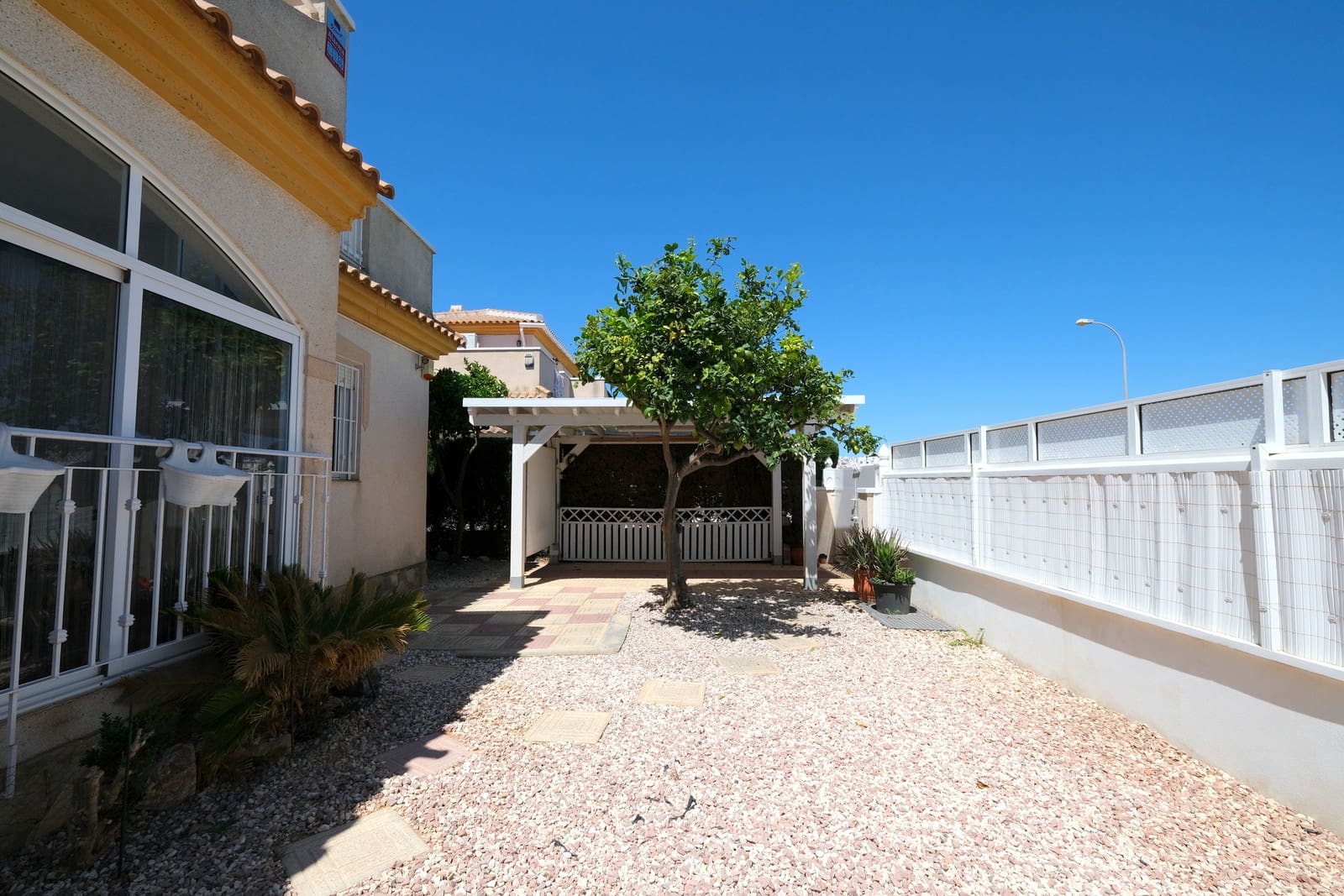 3 soveværelse Byhus til salg i Playa Flamenca med swimmingpool garage - € 209.000 (Ref: 9830844)