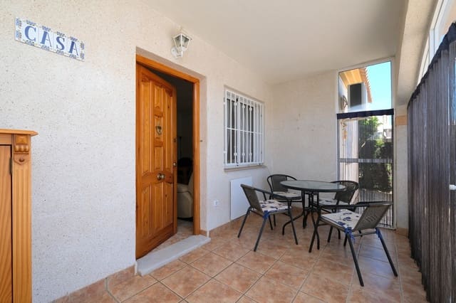 3 soveværelse Byhus til salg i Playa Flamenca, Orihuela med swimmingpool garage - € 209.000 (Ref: 9830844)