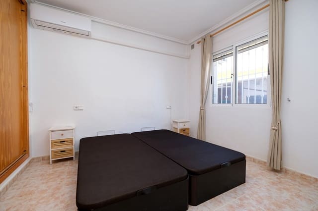 3 soveværelse Byhus til salg i Playa Flamenca, Orihuela med swimmingpool garage - € 209.000 (Ref: 9830844)