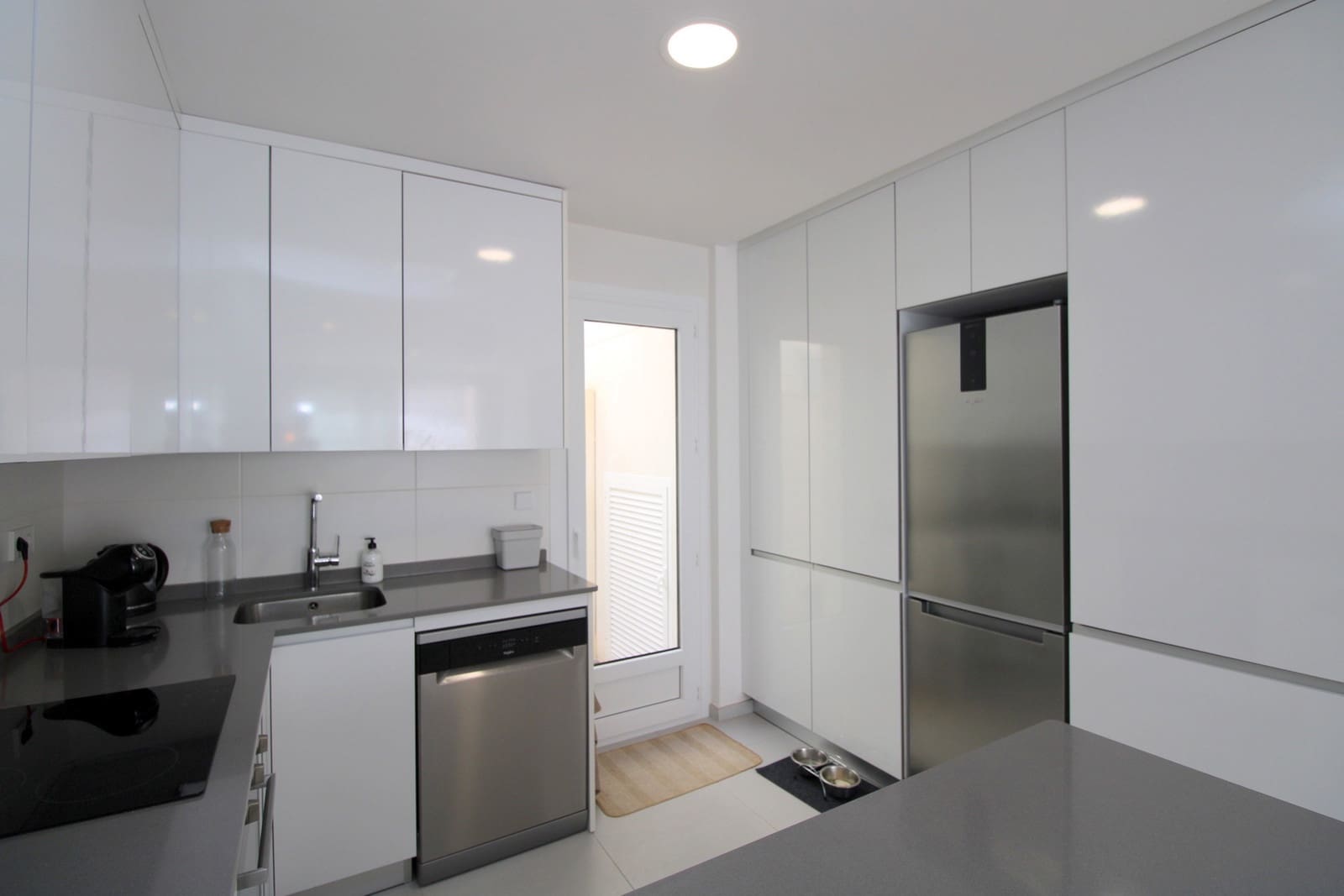 Casa de 3 habitaciones en Torrevieja en venta con piscina garaje - 370.000 € (Ref: 9835972)