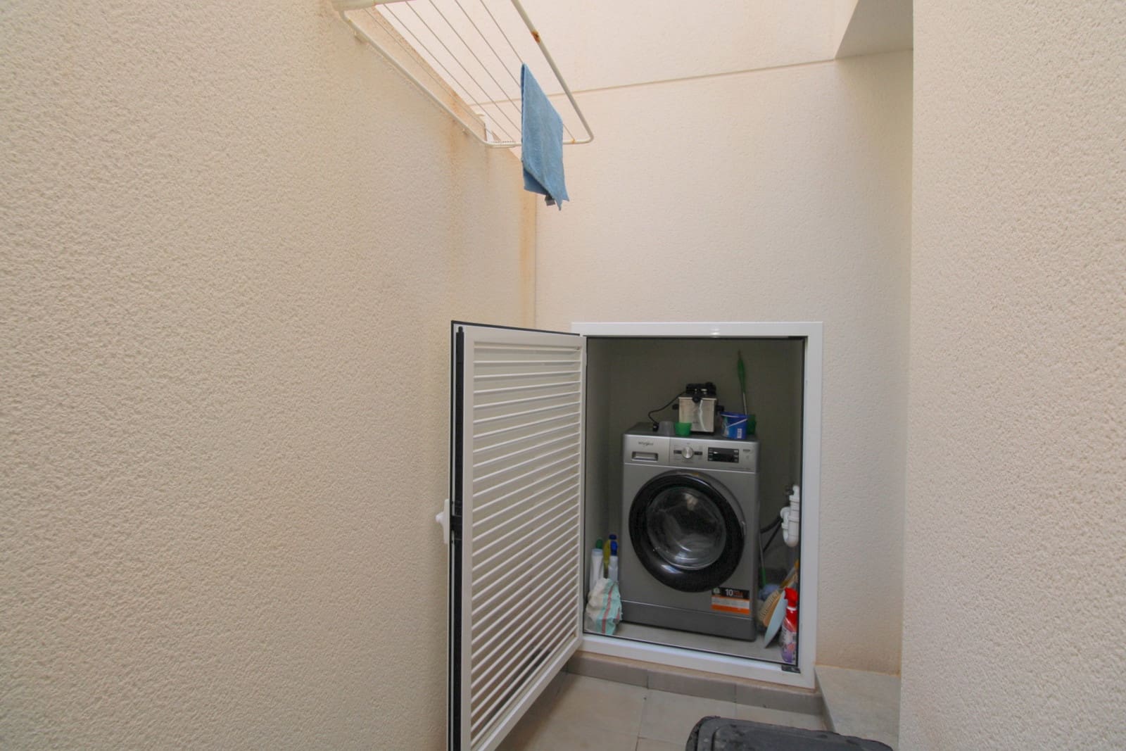Casa de 3 habitaciones en Torrevieja en venta con piscina garaje - 370.000 € (Ref: 9835972)