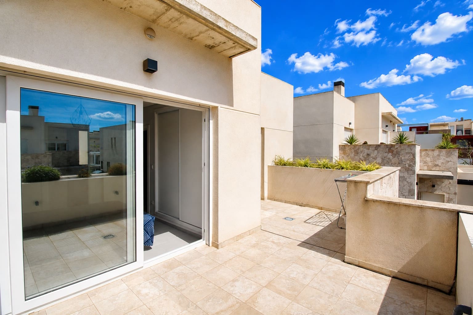 Casa de 3 habitaciones en Torrevieja en venta con piscina garaje - 370.000 € (Ref: 9835972)
