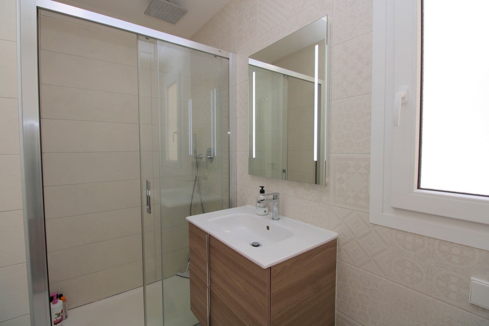Casa de 3 habitaciones en Torrevieja en venta con piscina garaje - 370.000 € (Ref: 9835972)