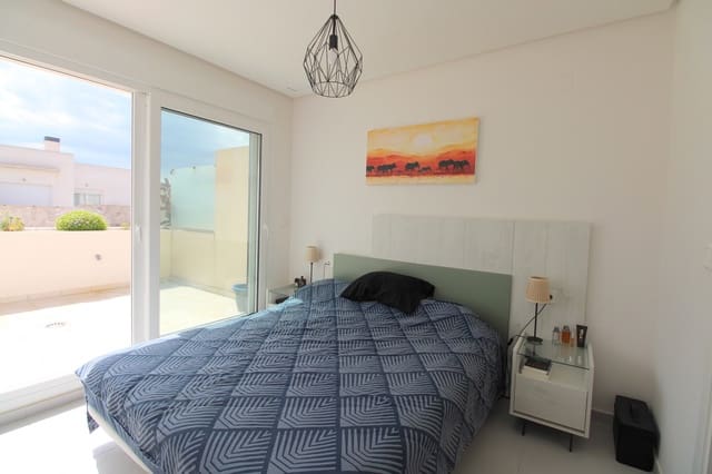 3 chambre Maison de Ville à vendre à Parque Acuático - Sector 25, Torrevieja avec piscine garage - 370 000 € (Ref: 9835972)
