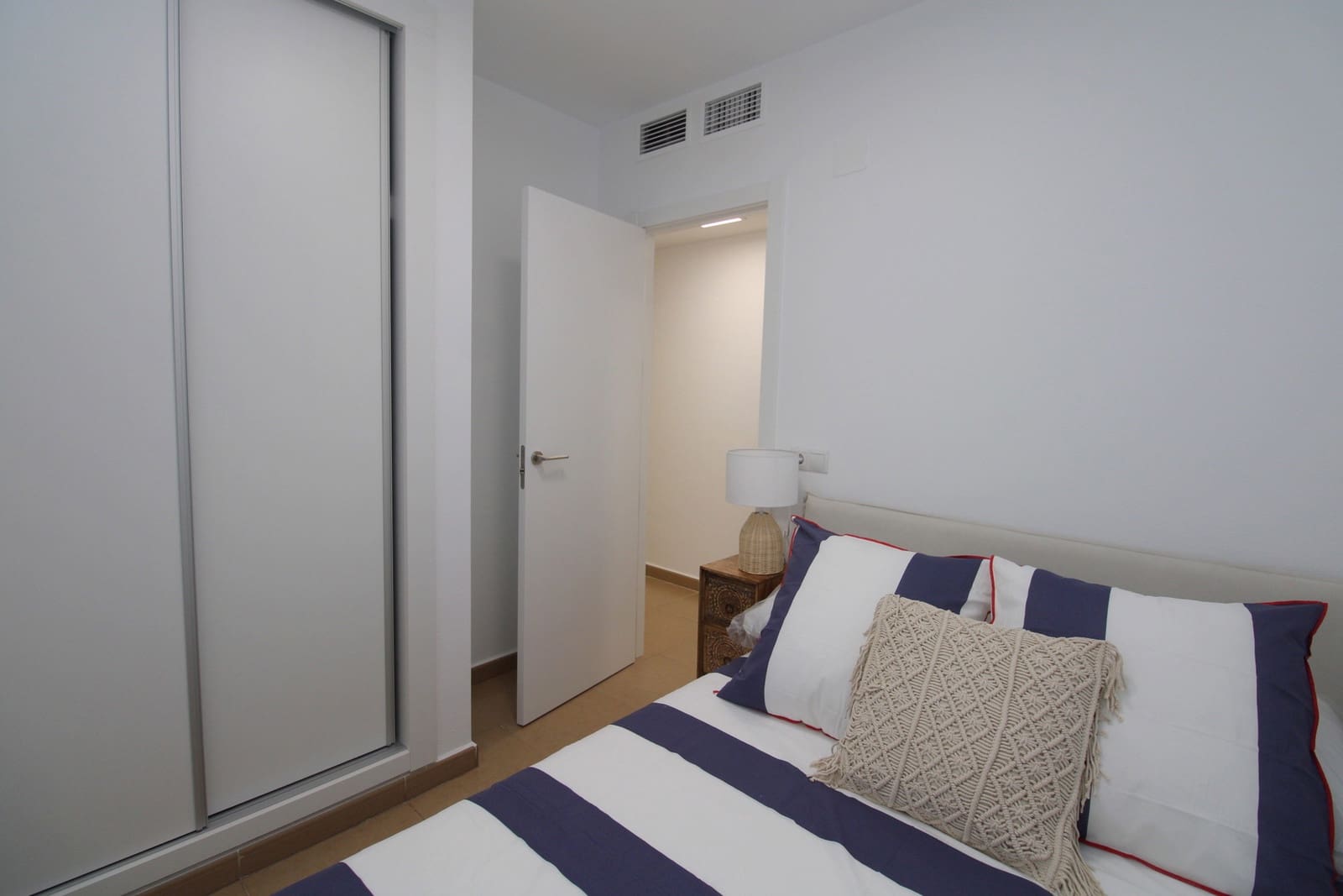 Apartamento de 2 habitaciones en Torrevieja en venta - 169.700 € (Ref: 9849121)