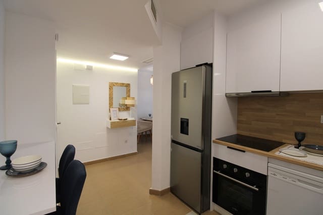 Apartamento de 2 habitaciones en Puerto Deportivo, Torrevieja en venta - 169.700 € (Ref: 9849121)