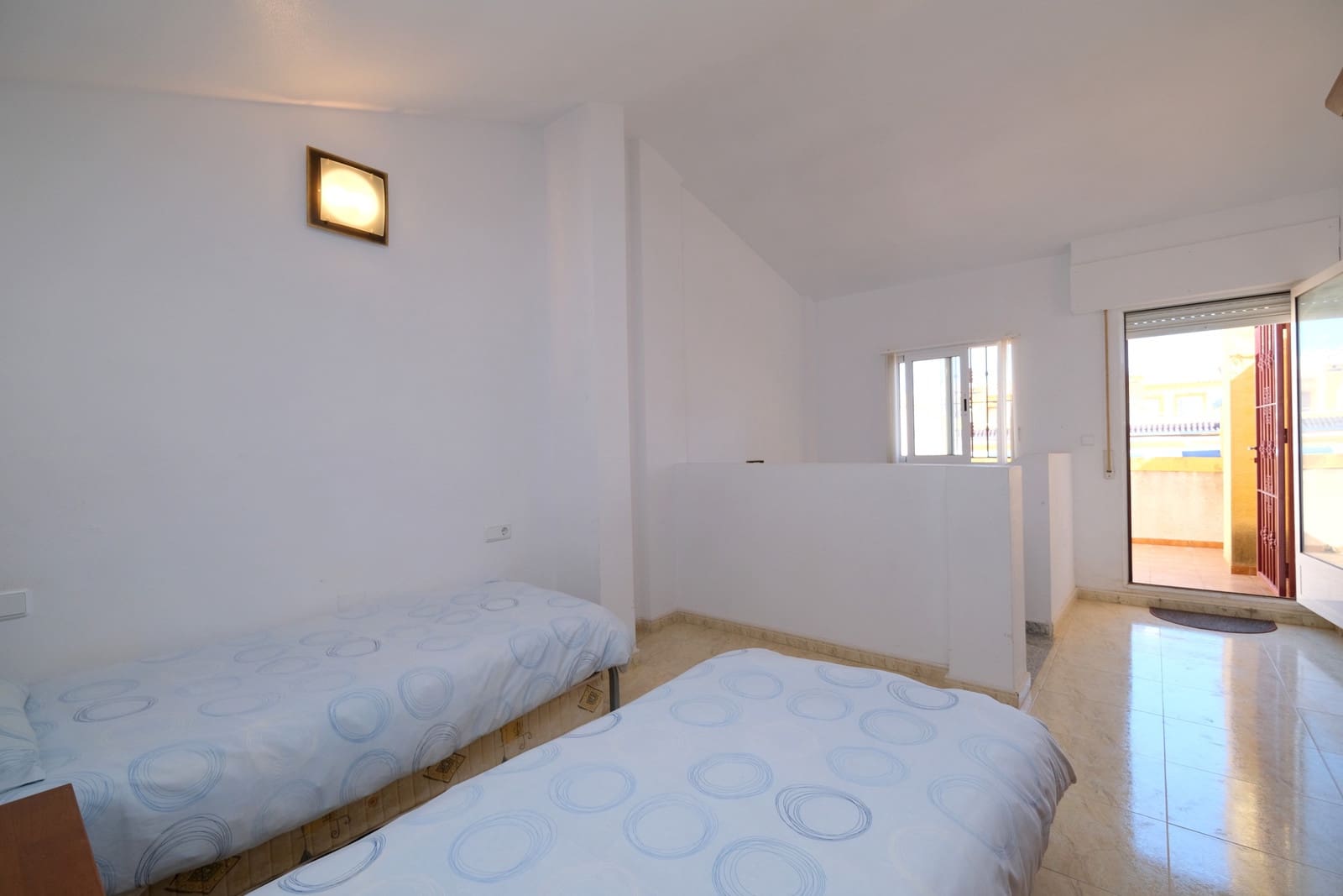 3 slaapkamer Huis te koop in Playa Flamenca met zwembad garage - € 189.995 (Ref: 9850922)