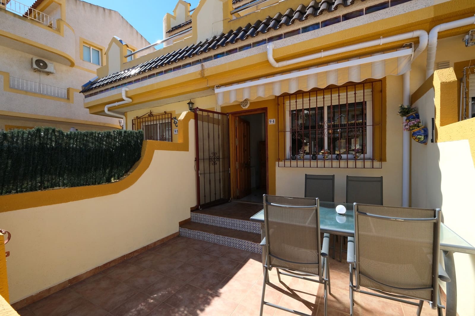 3 slaapkamer Huis te koop in Playa Flamenca met zwembad garage - € 189.995 (Ref: 9850922)