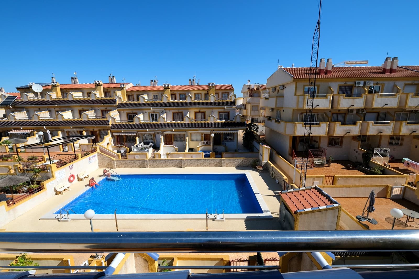 3 slaapkamer Huis te koop in Playa Flamenca met zwembad garage - € 189.995 (Ref: 9850922)