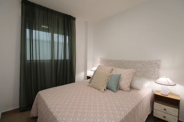 Apartamento de 2 habitaciones en Puerto Deportivo, Torrevieja en venta - 194.700 € (Ref: 9850923)