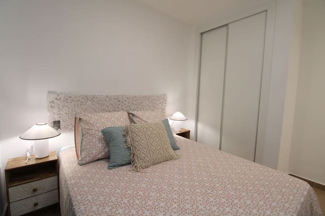 Apartamento de 2 habitaciones en Puerto Deportivo, Torrevieja en venta - 179.700 € (Ref: 9850925)