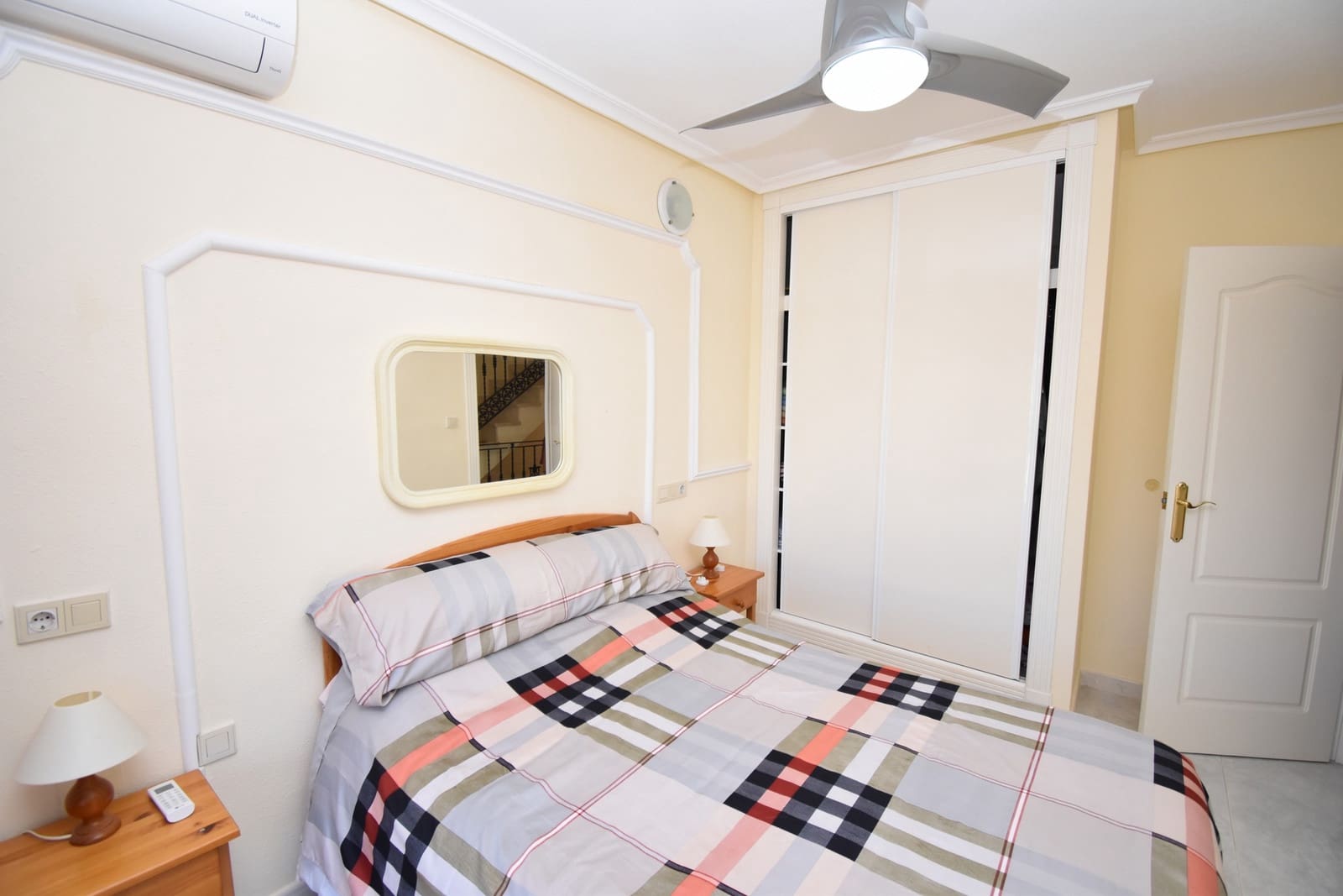 2 soveværelse Byhus til salg i Villamartin med swimmingpool - € 149.995 (Ref: 9855061)